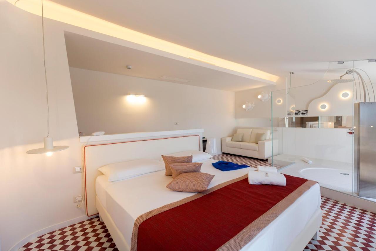 Suite Hotel L'Oasi Di Riaci (Adults Only) Санта Доменика Екстериор снимка
