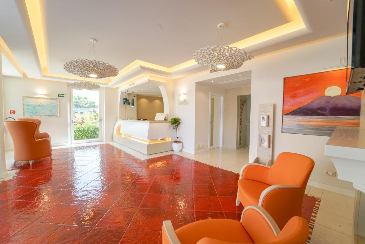 Suite Hotel L'Oasi Di Riaci (Adults Only) Санта Доменика Екстериор снимка