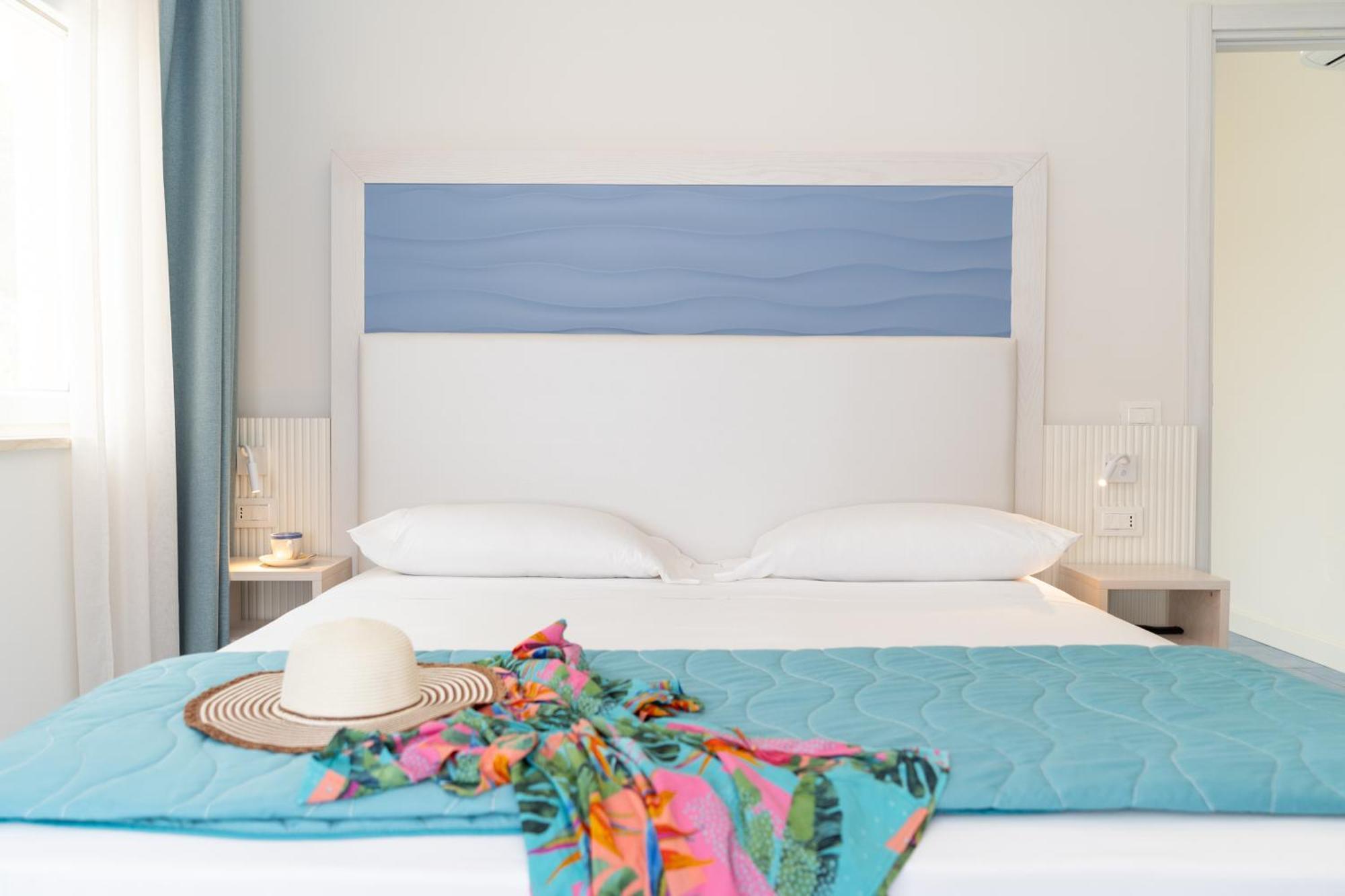 Suite Hotel L'Oasi Di Riaci (Adults Only) Санта Доменика Екстериор снимка