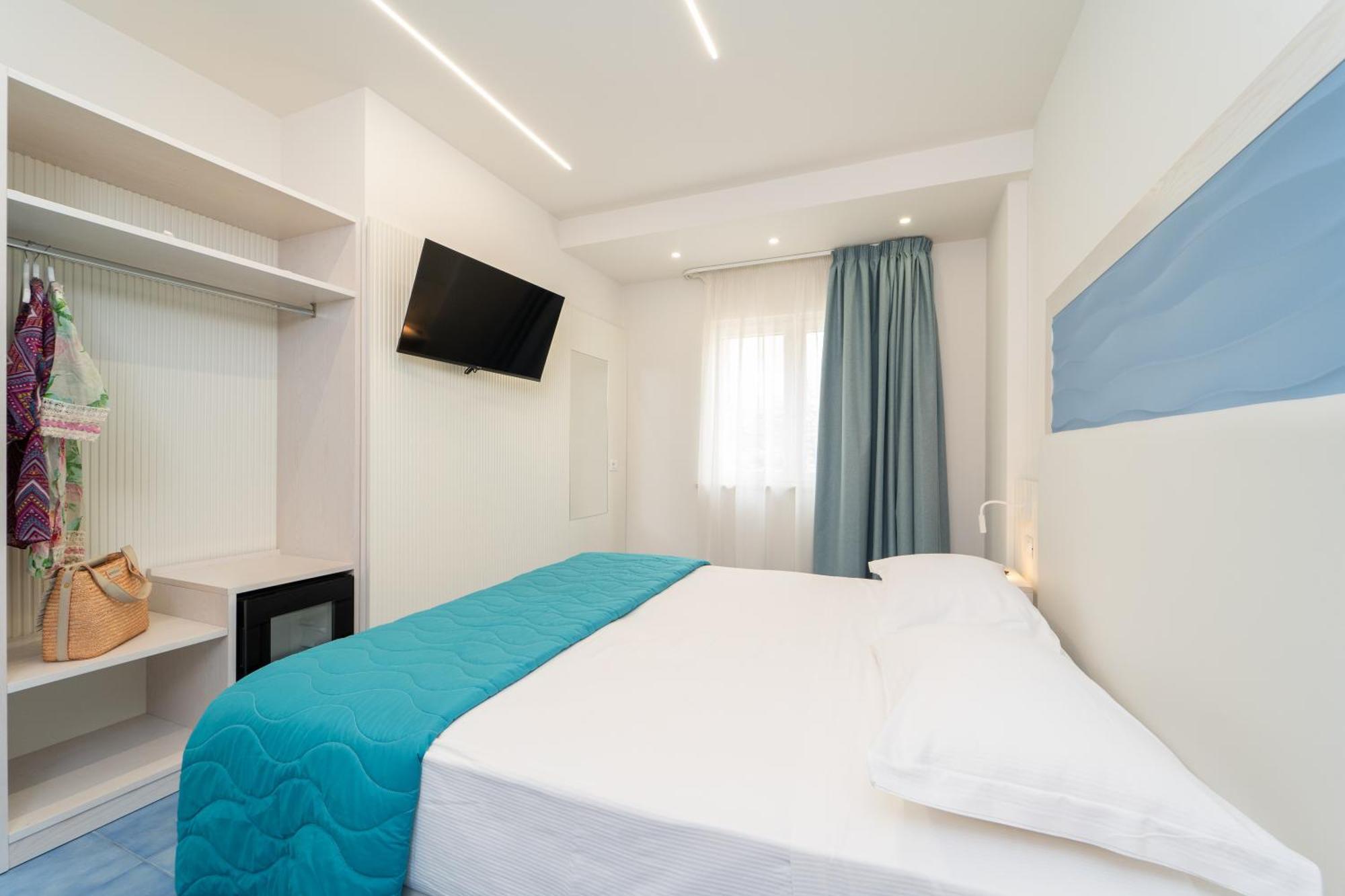 Suite Hotel L'Oasi Di Riaci (Adults Only) Санта Доменика Екстериор снимка