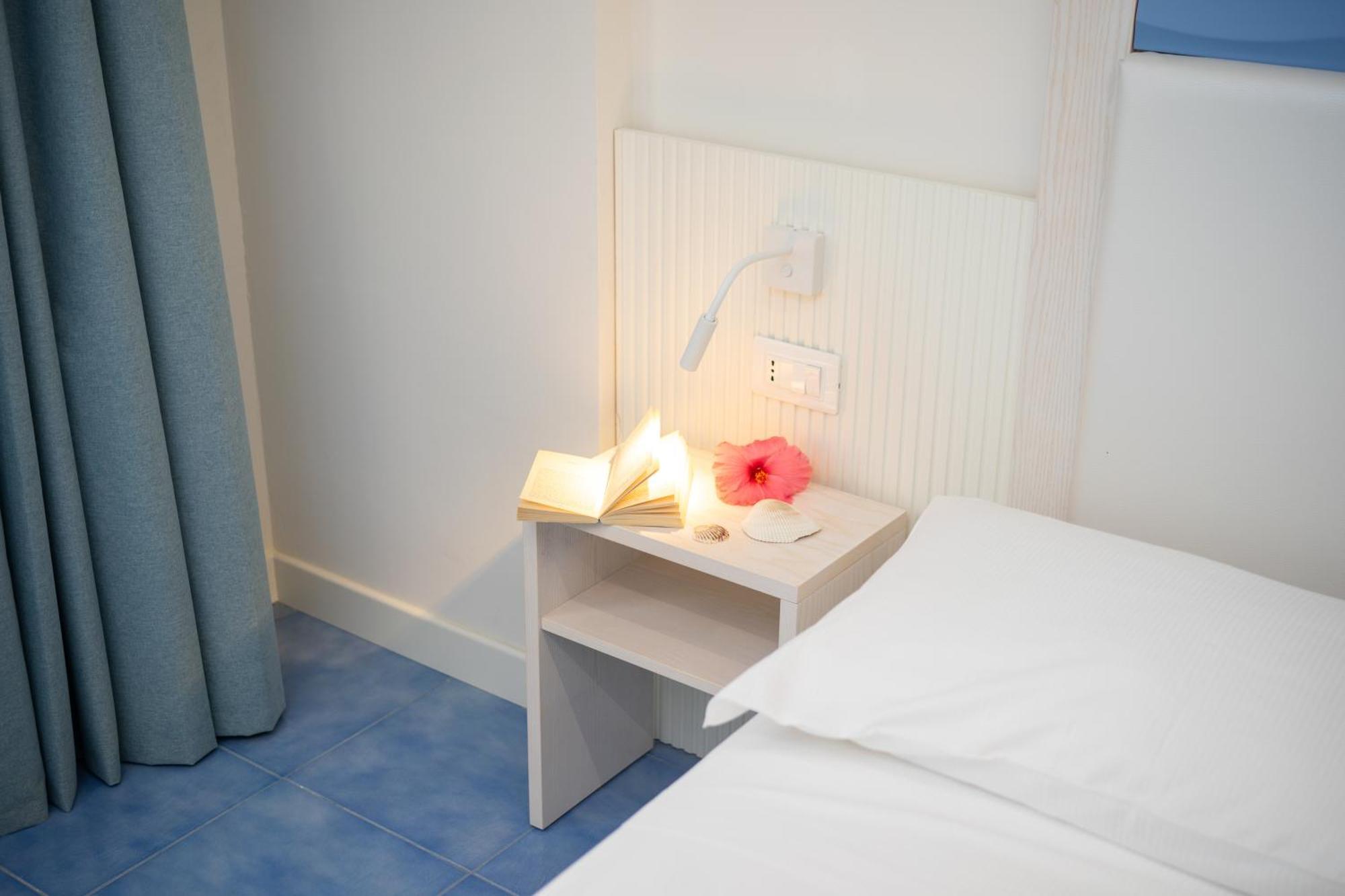 Suite Hotel L'Oasi Di Riaci (Adults Only) Санта Доменика Екстериор снимка