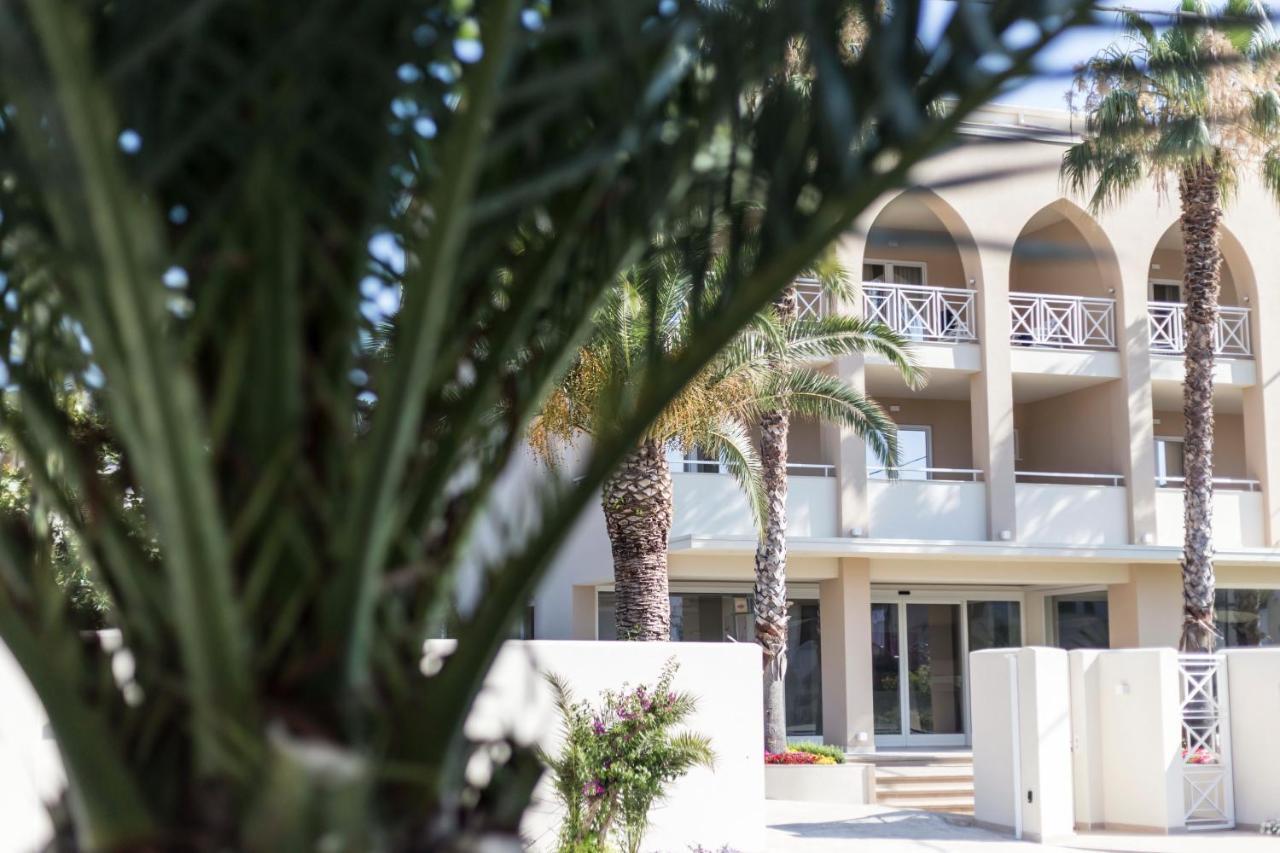 Suite Hotel L'Oasi Di Riaci (Adults Only) Санта Доменика Екстериор снимка